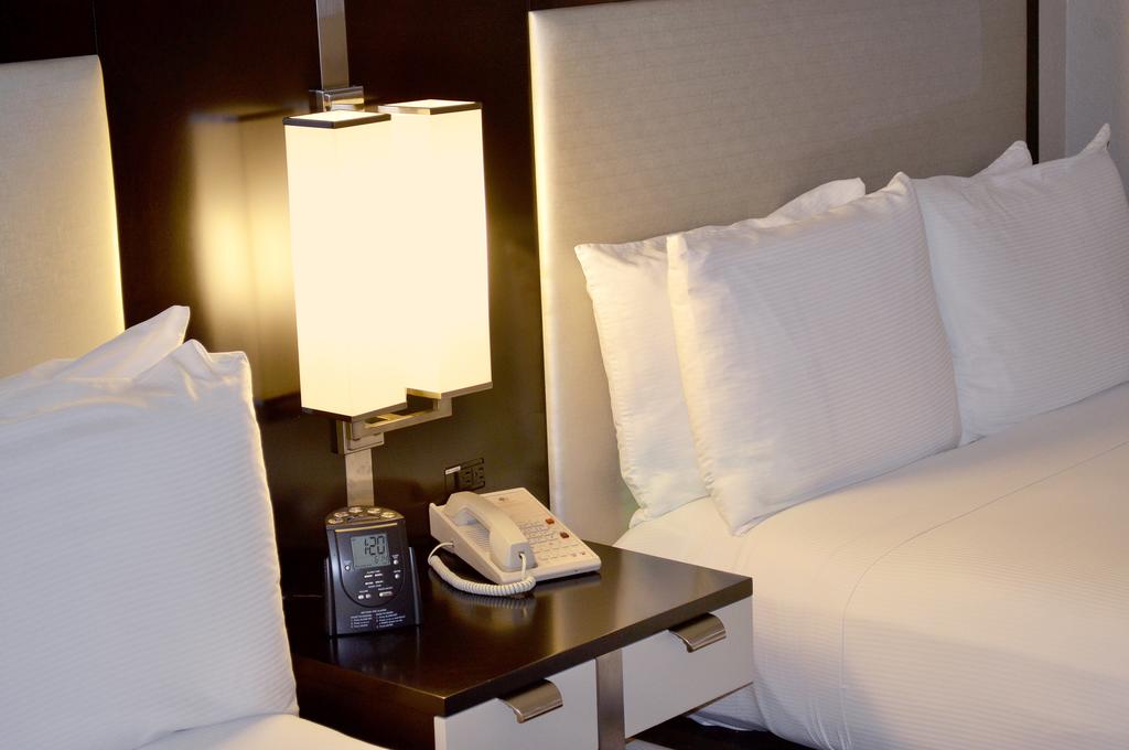 DoubleTree By Hilton Hotel Houston Hobby Airport - thumb 2