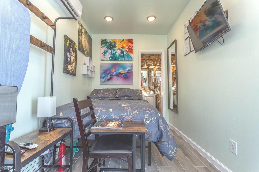 East Downtown Micro-luxe Container Living Pod #9 - thumb 0