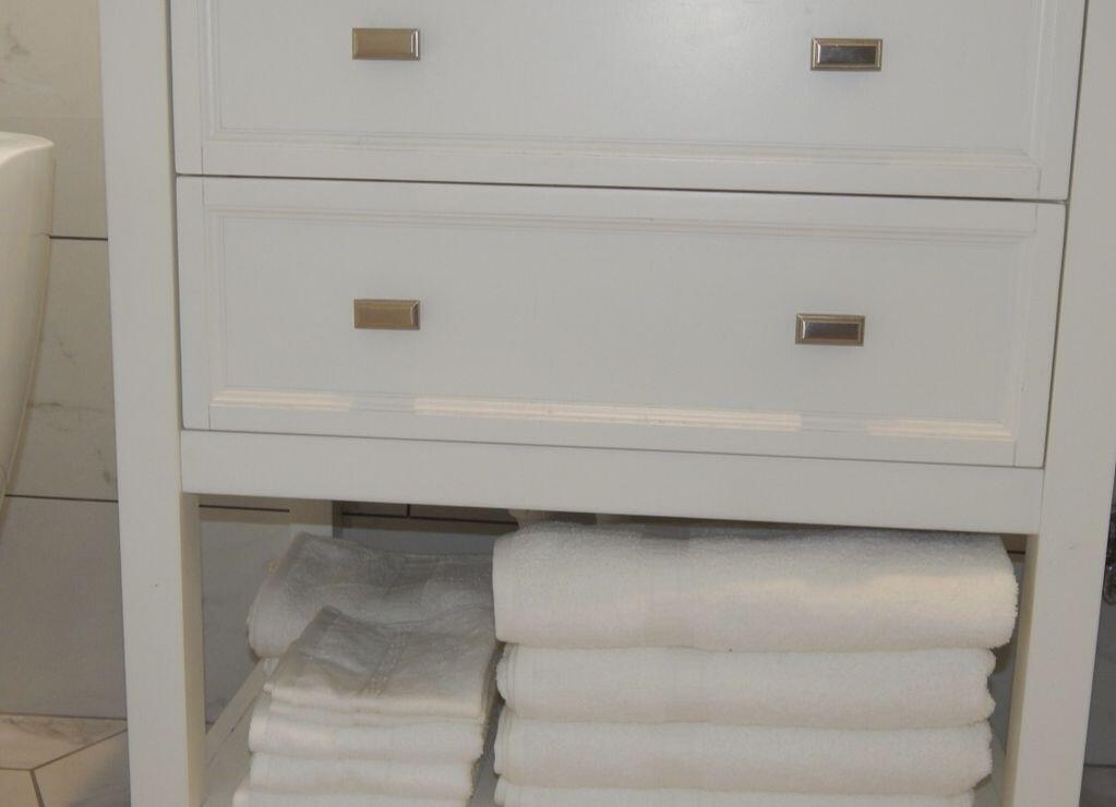 East End Luxury Gem - With Deck, Office & Huge Yard! - thumb 2