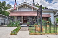 Eclectic Villa with Hot Tub Less Than 2 Mi to the River Walk Accommodation Houston