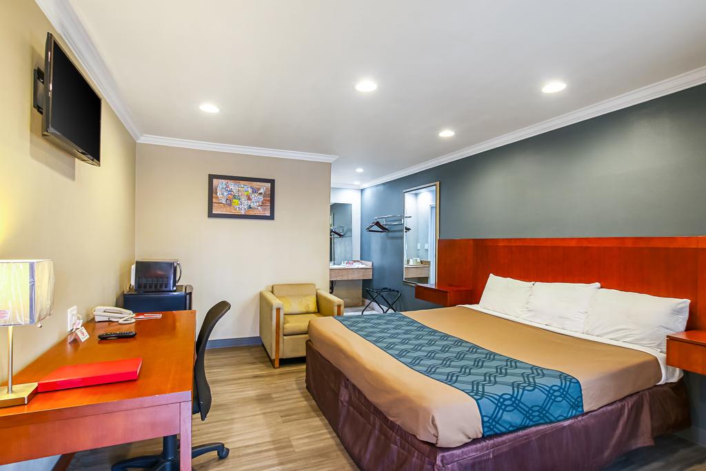 Econo Lodge San Bernardino I-215 - thumb 0