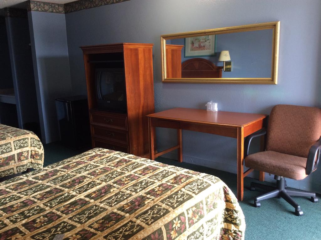 Economy Inn - thumb 1
