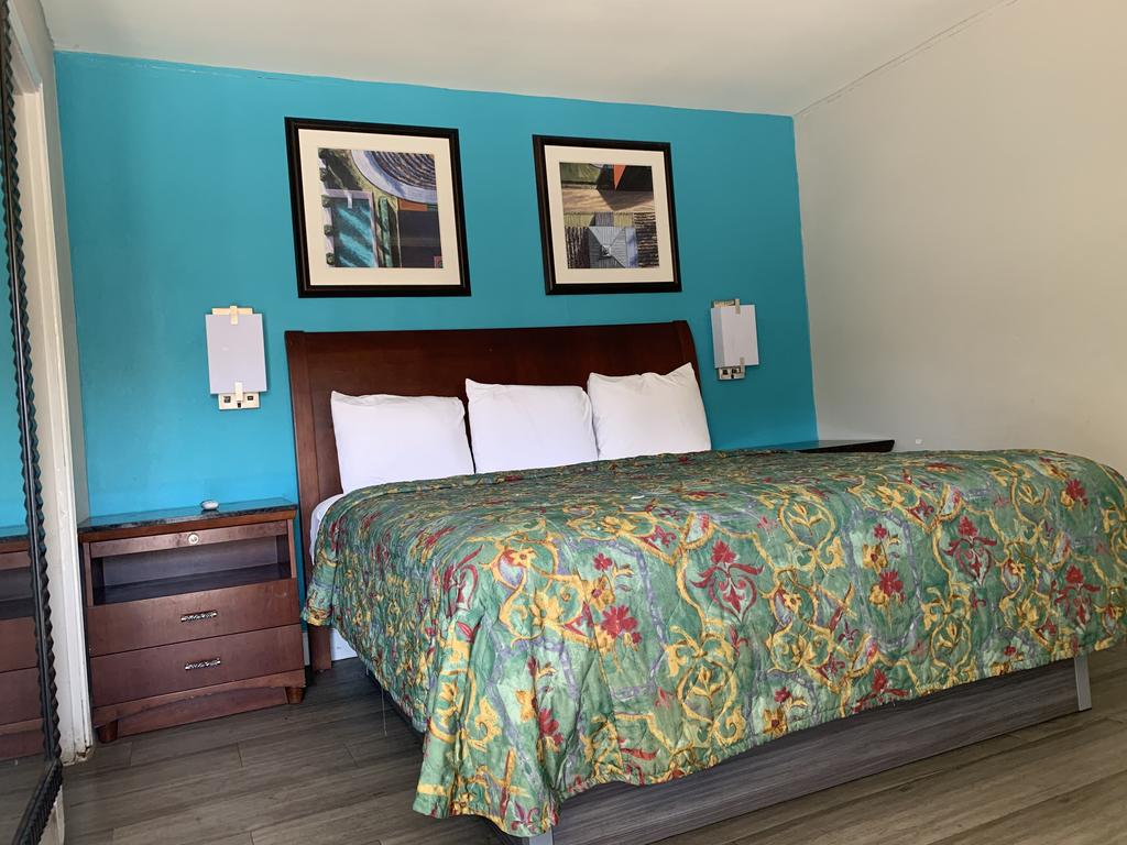 El Tejas Motel - thumb 0