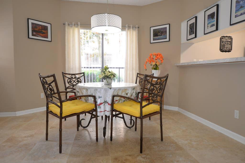 Entire Large 2/2 Cozy Clean Private Entry & Yard - thumb 2