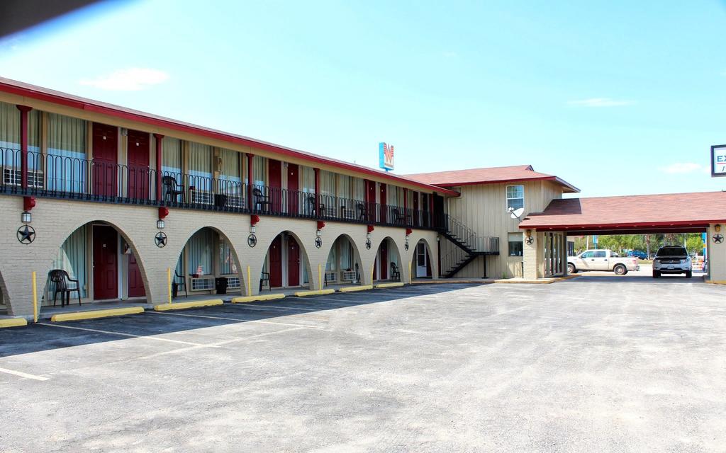 Executive Inn Goliad - thumb 0