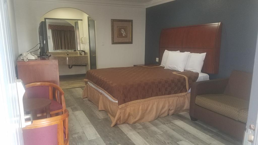 Flamingo Inn - thumb 2