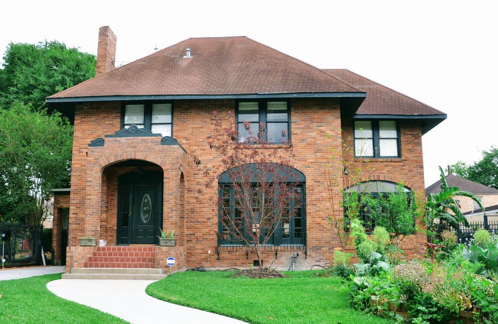 Gorgeous Home Near Medical Center