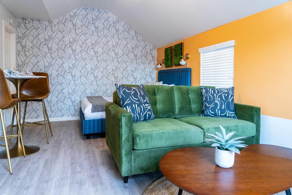 Gorgeous Modern 2BD Beach Bungalow! - thumb 2