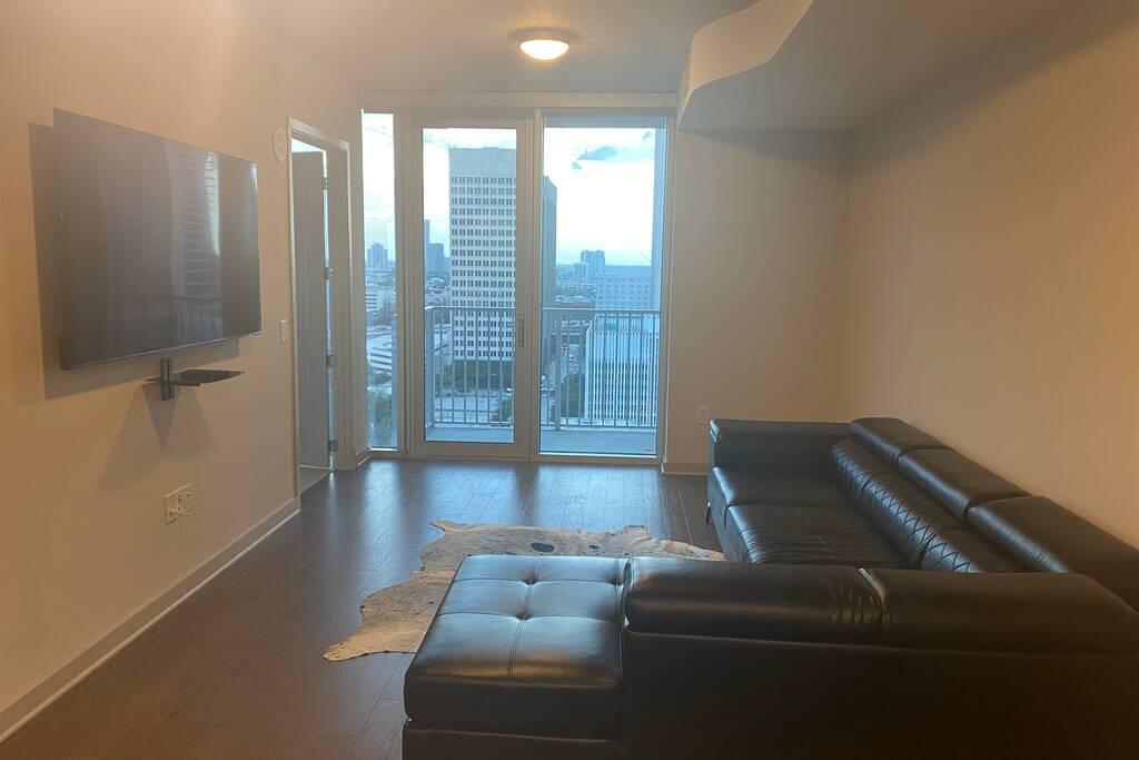 High Rise Heaven - thumb 2
