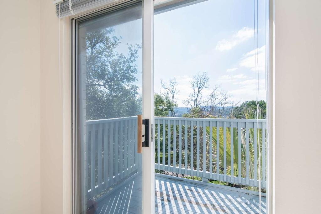 Hill Country Hideaway - thumb 3