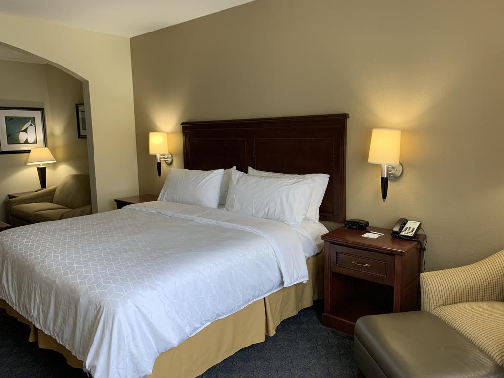 Holiday Inn Express Hotel & Suites Pampa - thumb 3