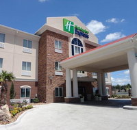 Holiday Inn Express Kenedy - Accommodation Houston
