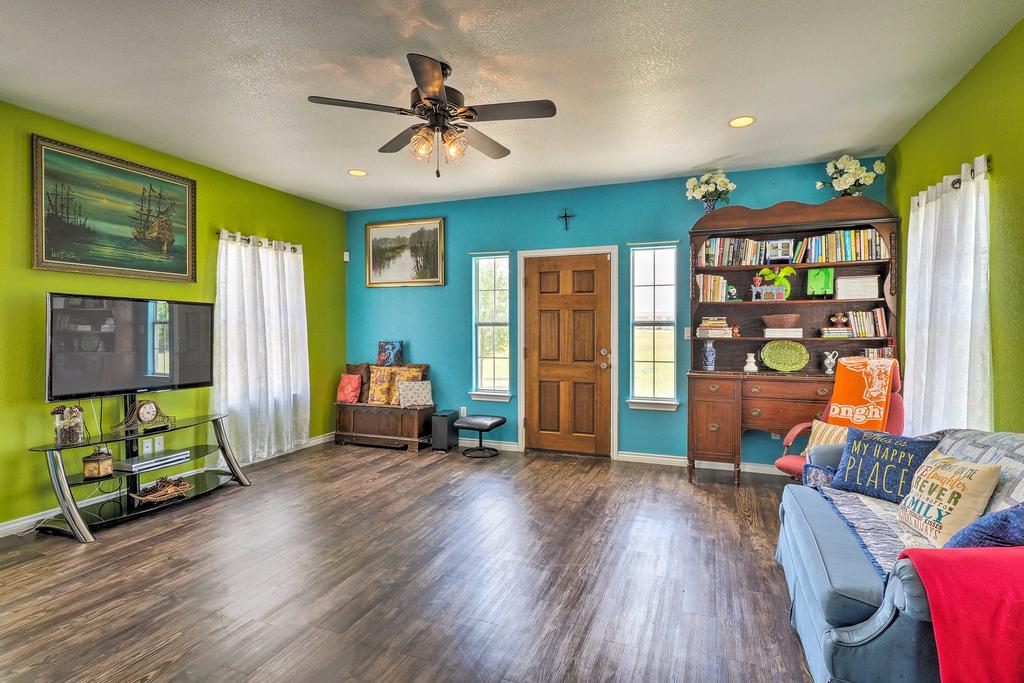 Home With 3 Acres - 4 Mi To Circuit Of The Americas! - thumb 3