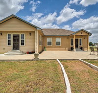 Home with 3 Acres - 4 Mi to Circuit of the Americas - Accommodation Houston
