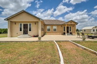 Booking Del-valle Accommodation Houston