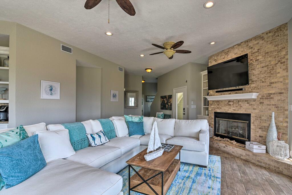 Kahala Beach Bliss With Deck & Beach Views! - thumb 2