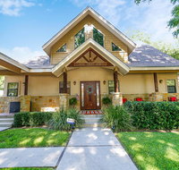 Lake LBJ Waterfront House w/ Private Boat Slip Swimming Area with Steps to the lake - Accommodation Houston
