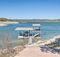 Lake Travis Home Situated on Arkansas Bend Park - Accommodation Houston