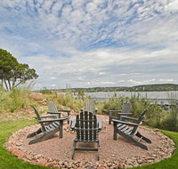 Lake Views on the Patio - Accommodation Houston