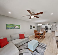 Lakefront Horseshoe Bay Hideaway w/ Pool  Docks condo - Accommodation Houston