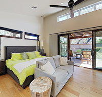 Luxe Cabin at The Reserve w/ Lazy River  Marina cabin - Accommodation Houston