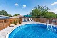 Luxury House with Game room  patio BBQ 8 min to Lackland AFB  Sea World Accommodation Houston