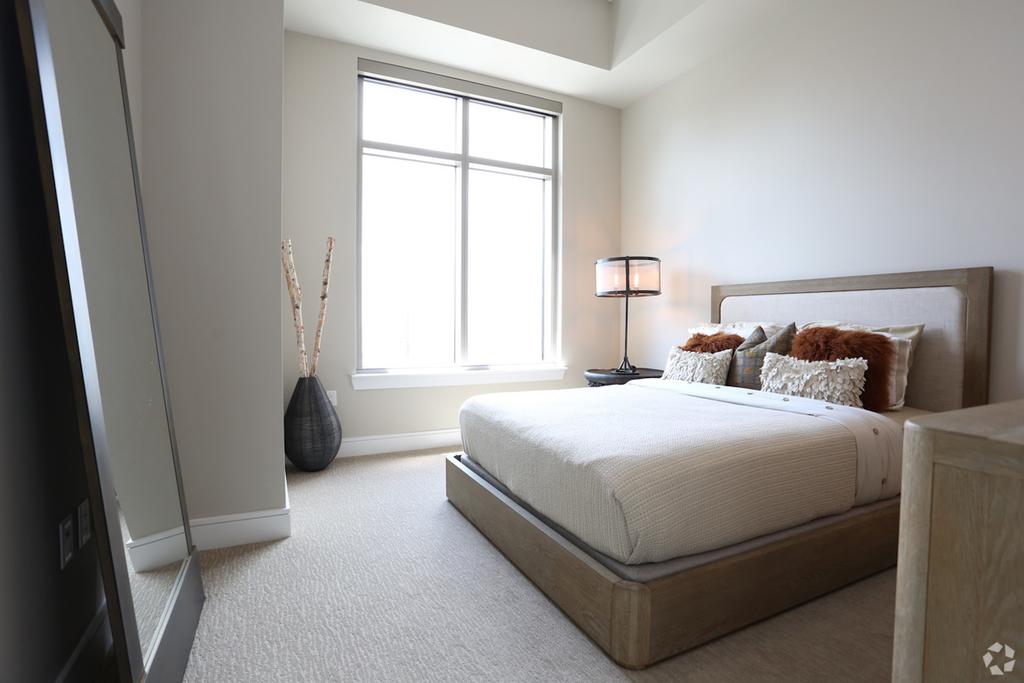 Luxury Rentals Downtown Houston - thumb 1