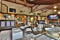 Luxury Serenity  Views on 1 Acre Accommodation Houston