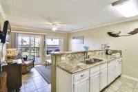Maravilla 111-Pelican's Roost Condo Accommodation Houston