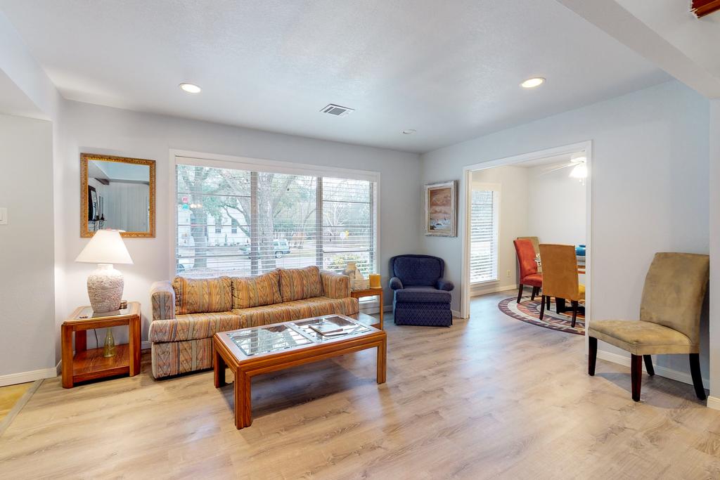 Meyerland Retreat - thumb 2