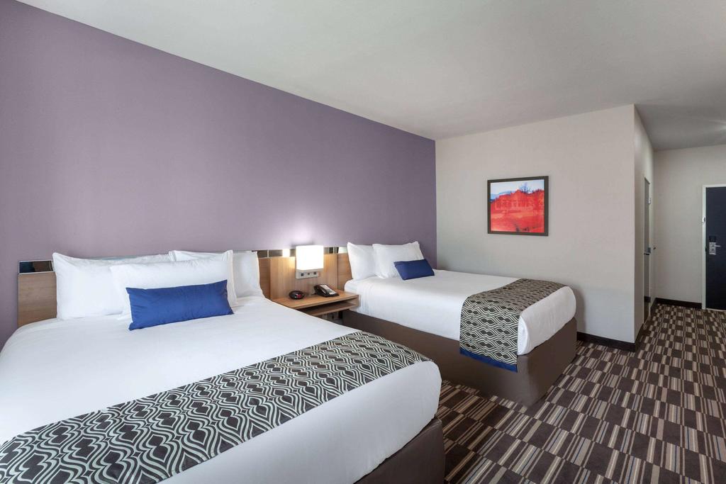 Microtel Inn & Suites By Wyndham College Station - thumb 2