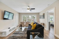 Midtown - 2 BR - KING Beds - 4KTVs - Gated Parking Accommodation Houston