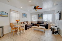 Mike's Place at the Beach Accommodation Houston