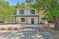 Modern Austin Home w/ Yard - 1.4 Miles from ACL Accommodation Houston
