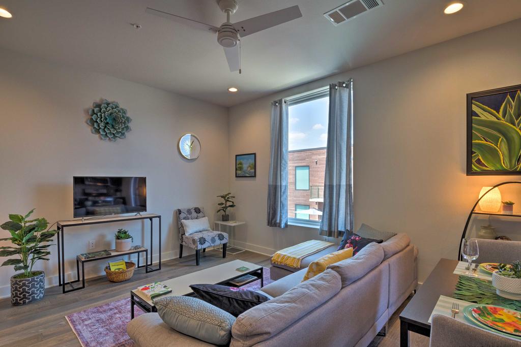 Modern Downtown Austin Condo W/ Pool Access! - thumb 0