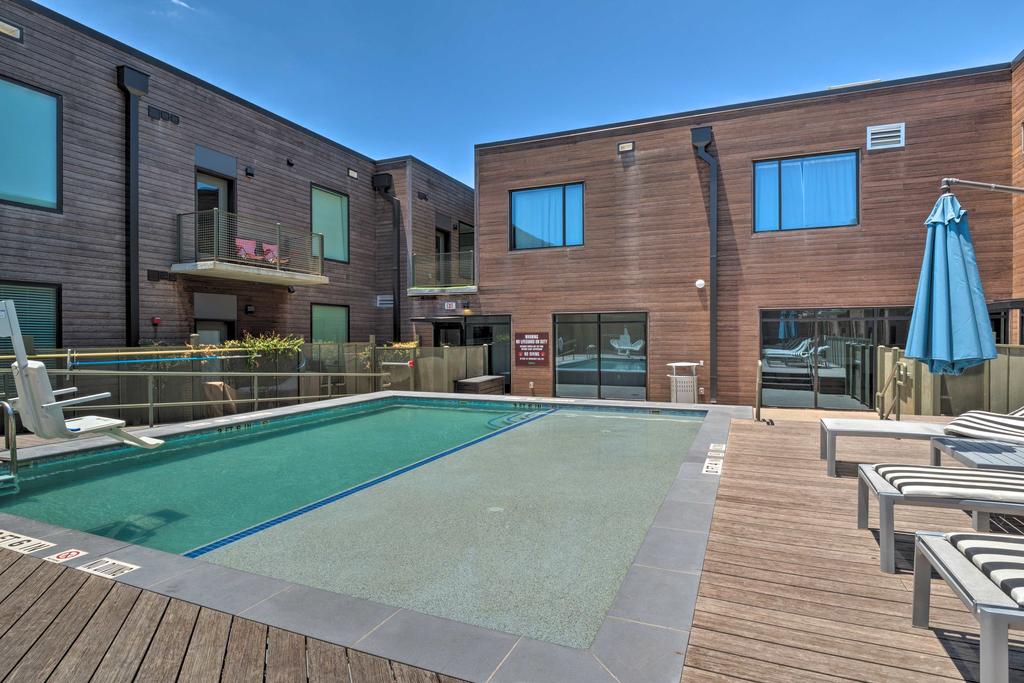 Modern Downtown Austin Condo W/ Pool Access! - thumb 2