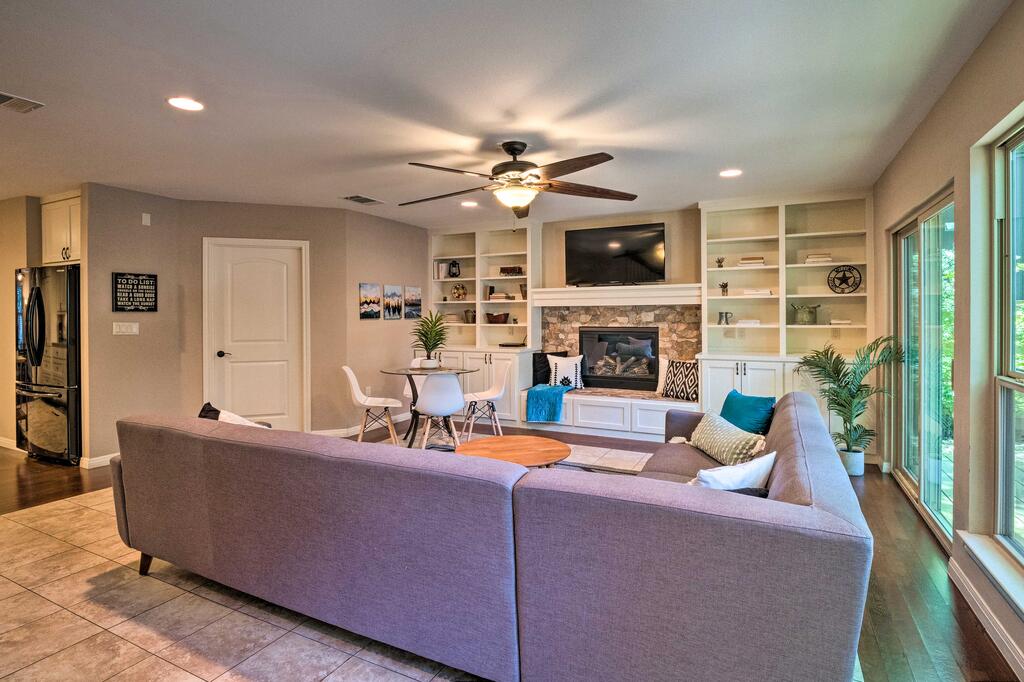 Modern East Austin Hideaway - Great For Groups - thumb 3
