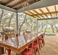 Modern Fischer House with Deck Fire Pit  Hot Tub - Accommodation Houston