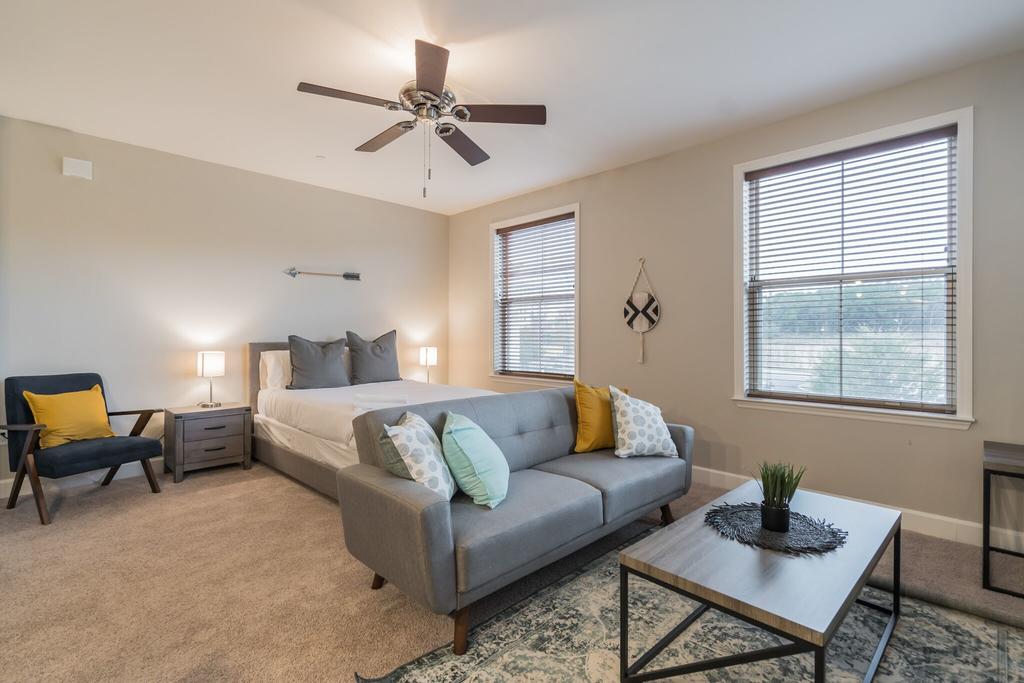 Modern Studio + Fitness Center + Pool - thumb 1