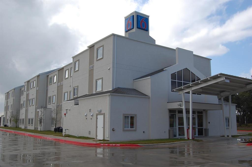 Motel 6-Cedar Park, TX - thumb 1