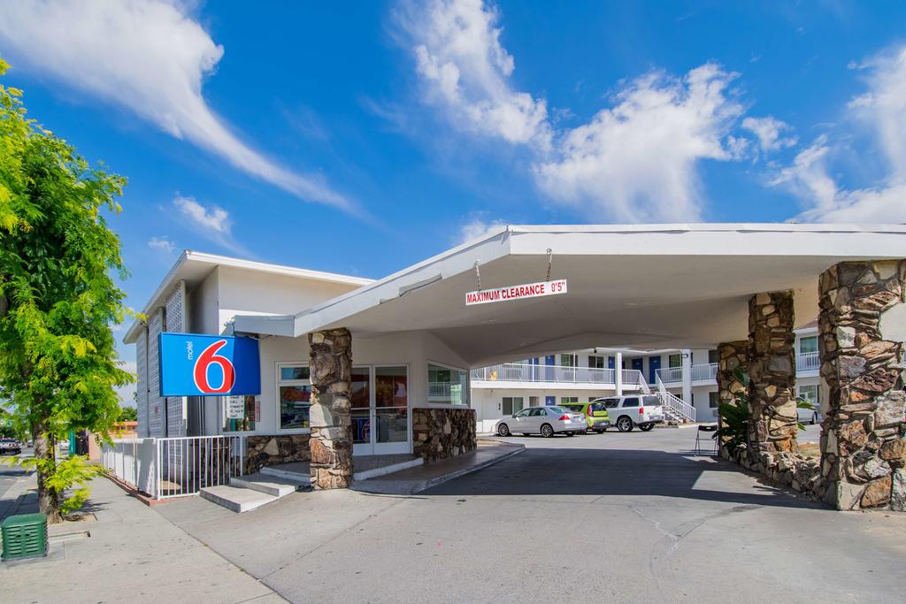 Motel 6-San Bernardino, CA - Downtown - thumb 0