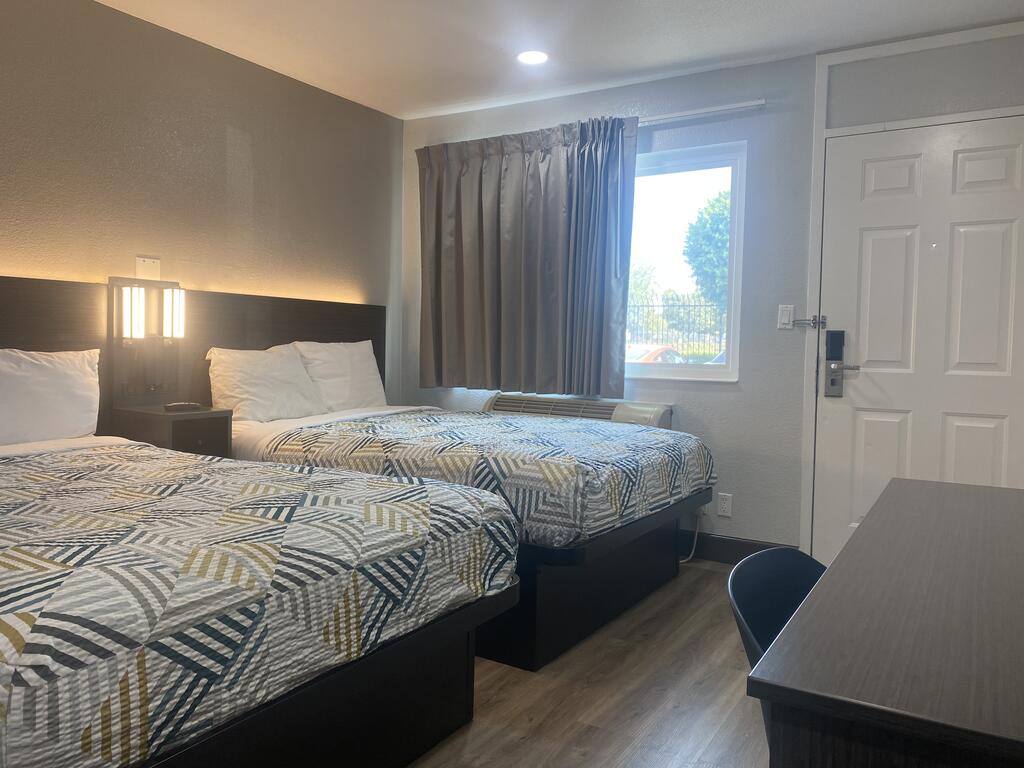 Motel 6-San Bernardino, CA - South - thumb 2