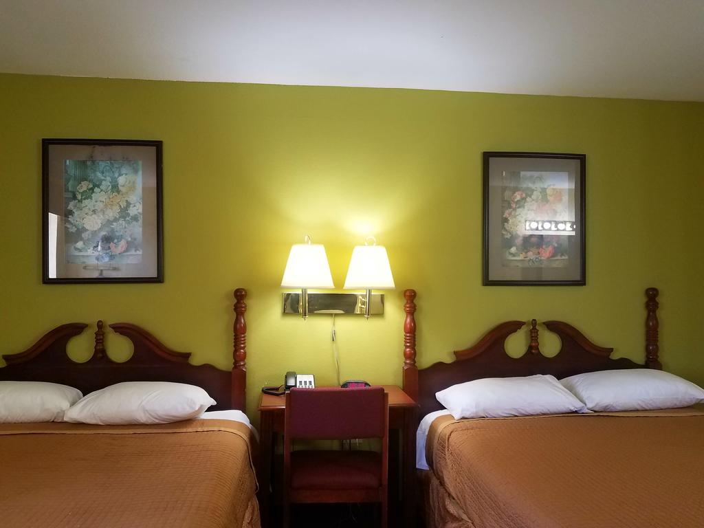 Motel 8 Groves - thumb 3