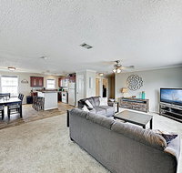 New Listing Beachside Retreat - Walk To Waves Home - Accommodation Houston