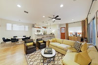 New Listing Bouldin Creek Retreat w/ Rooftop Deck home Accommodation Houston