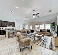 New Listing Brand-New Hideaway Near Lakeside Fun Home - Accommodation Houston