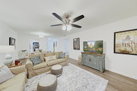 New Listing Chic SoLa Condo w/ Private Balcony condo Accommodation Houston