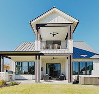 New Listing Luxury Reserve At Lake Travis Retreat Home - Accommodation Houston