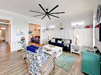 New Listing Newly Built Waterfront Home W/ Deck Home Accommodation Houston