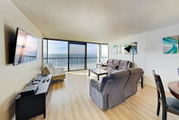 New Listing Oceanfront Pacific Beach Condo condo Accommodation Houston
